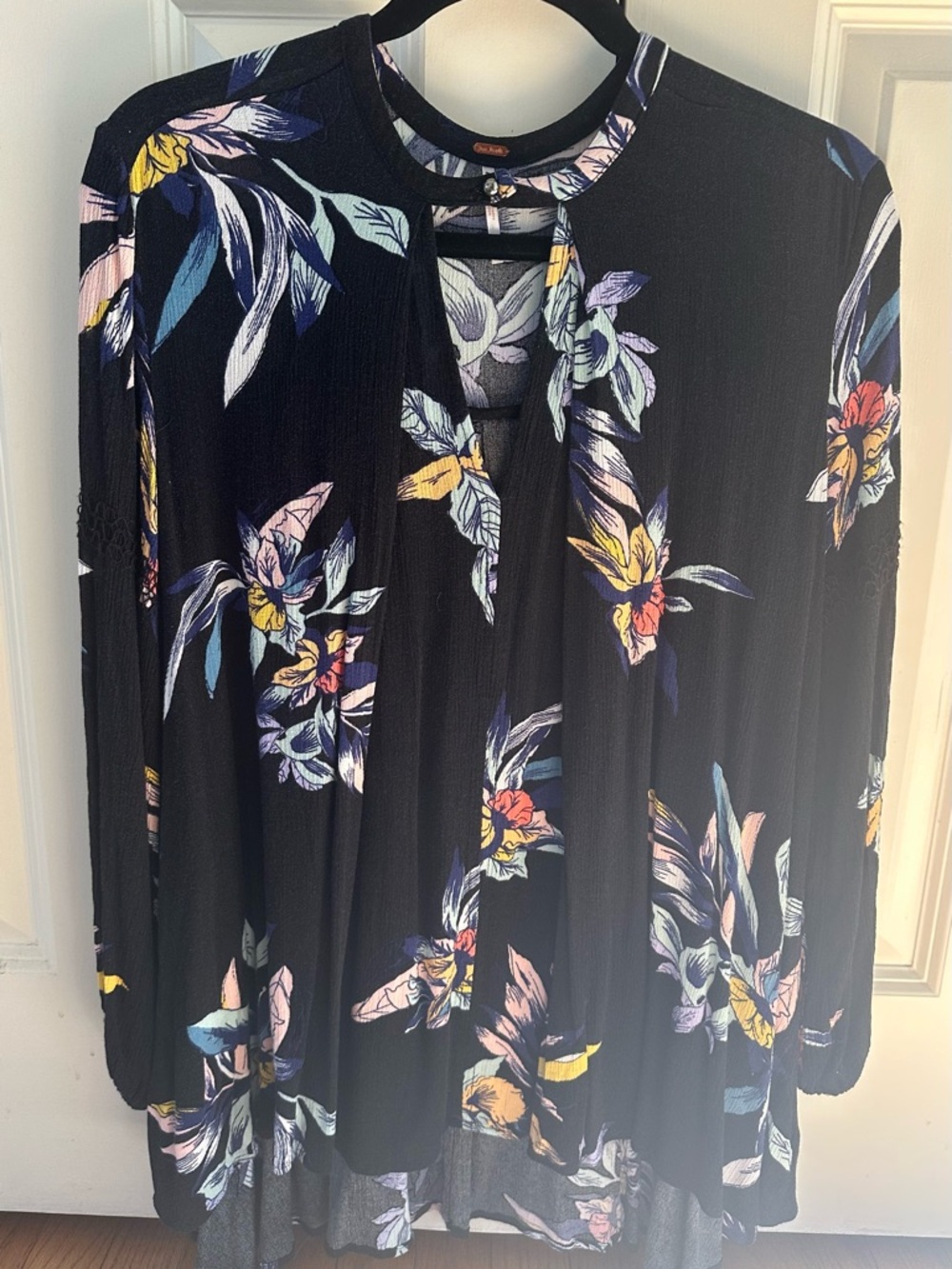 Free People Women's Black Floral Tunic Long Sleeve Rayon Top Size XS